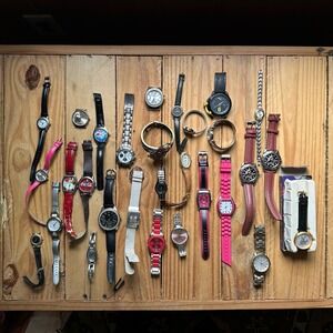 Vintage Lot of 29 Assorted Watches, For Parts, Repair, Running Unkown